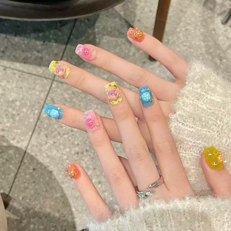 Resin Art Accessories - 100個のミニカラフルタートルレジンチャーム、フラットバックカボション、かわいいDIYスマホケースサイドデコレーション、ネイルアート、手作りクラフトアクセサリー