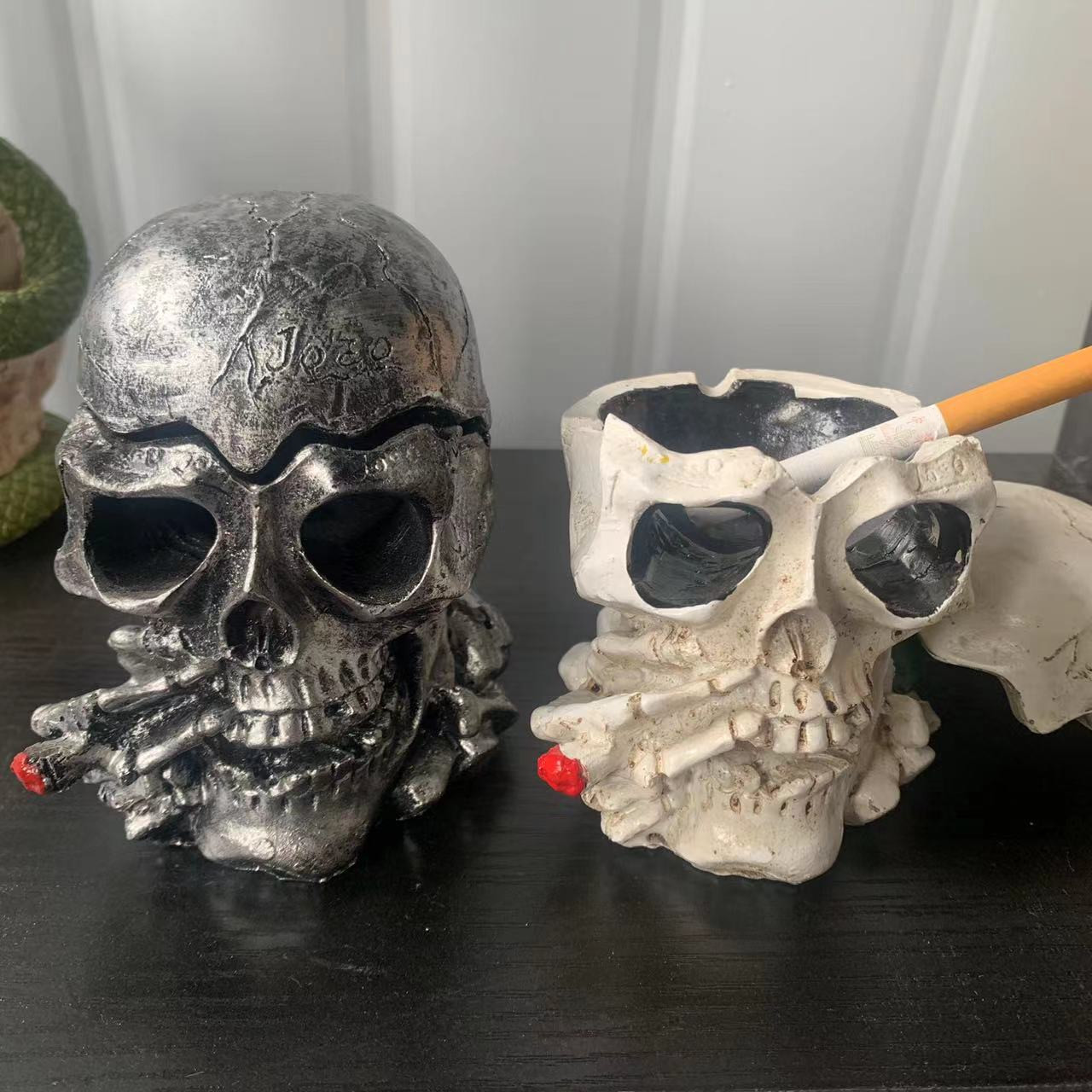 ハロウィン新作ヨーロッパ風アート置物オーナメント骸骨灰皿リビ - Resin Art For Wedding Gift のレビューと価格