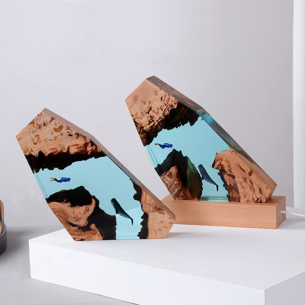 新しい水中洞窟クジラダイバーホームデスクデコレーション無垢材 - Resin Art Underwater のレビューと価格