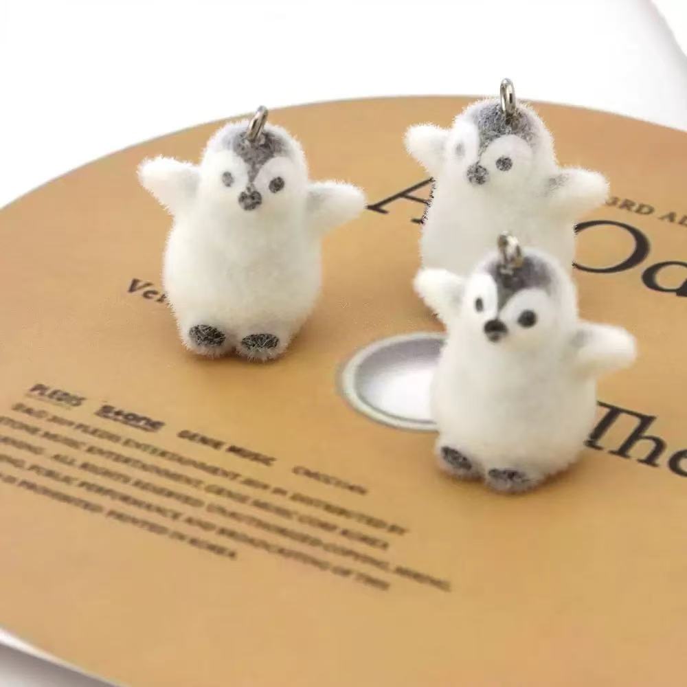 5個入り フロッキング加工 小さなペンギン レジンチャーム  - Resin Art Calligraphy のレビューと価格